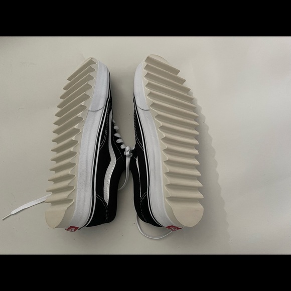 Vans old Skool rigid platform sneaker. Mens size 10 - Picture 3 of 4